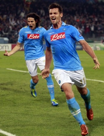 她及时观察 她及时观察